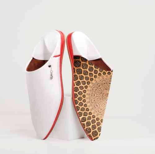 Babouche personnalisable comme cadeau de luxe, fait main, design contemporain 