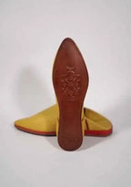 Semelle rouge de la babouche Jaune Royal en cuir jaune