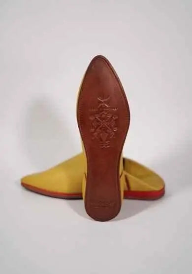Semelle rouge de la babouche Jaune Royal en cuir jaune